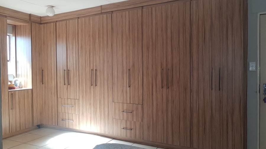 4 Bedroom Property for Sale in Tlhabane West North West